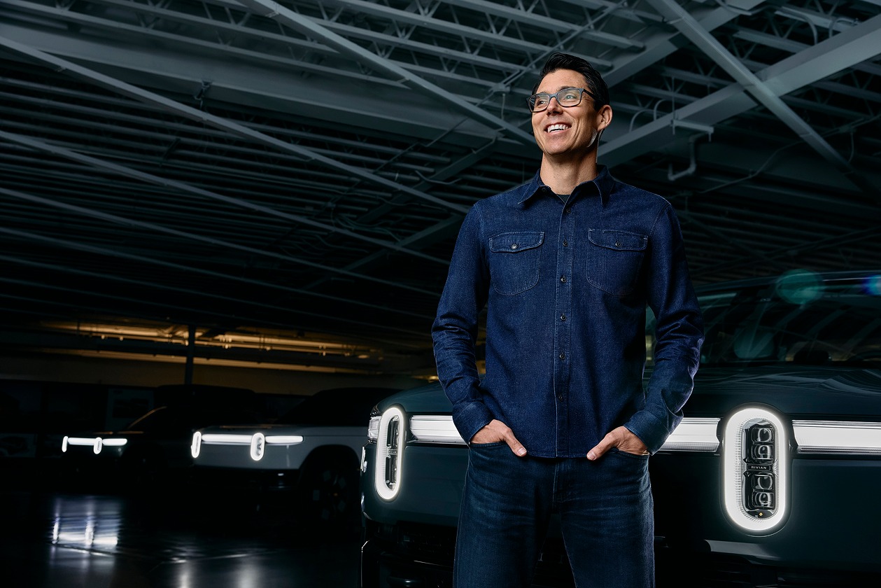 Rivian CEO Praises Xiaomi SU7 Quality, Highlights China's Unmatched Advantage